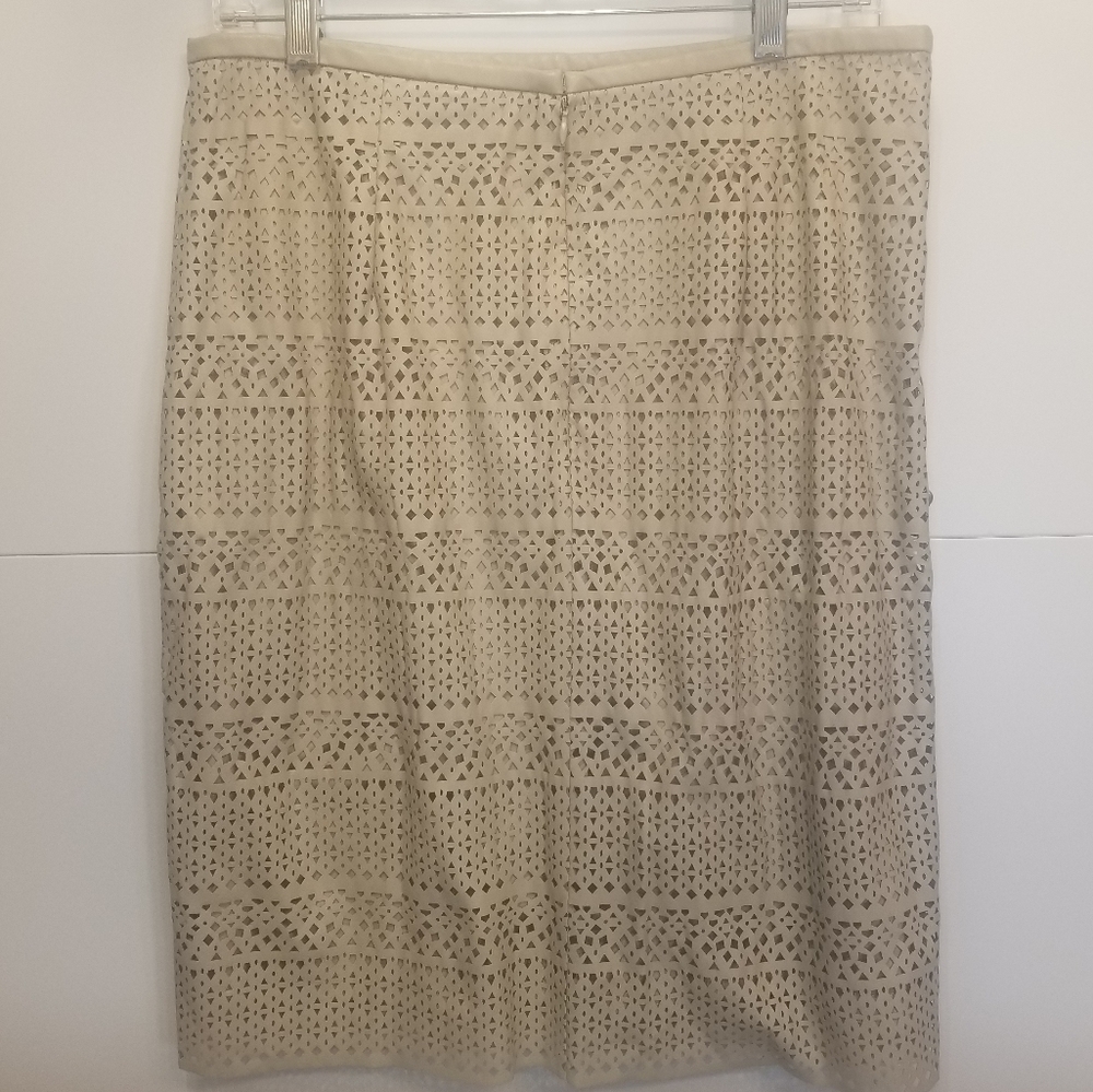Calvin Klein Faux Leather Eyelet Pencil Skirt Size 8 Cream Beige Work Office - Picture 2 of 7